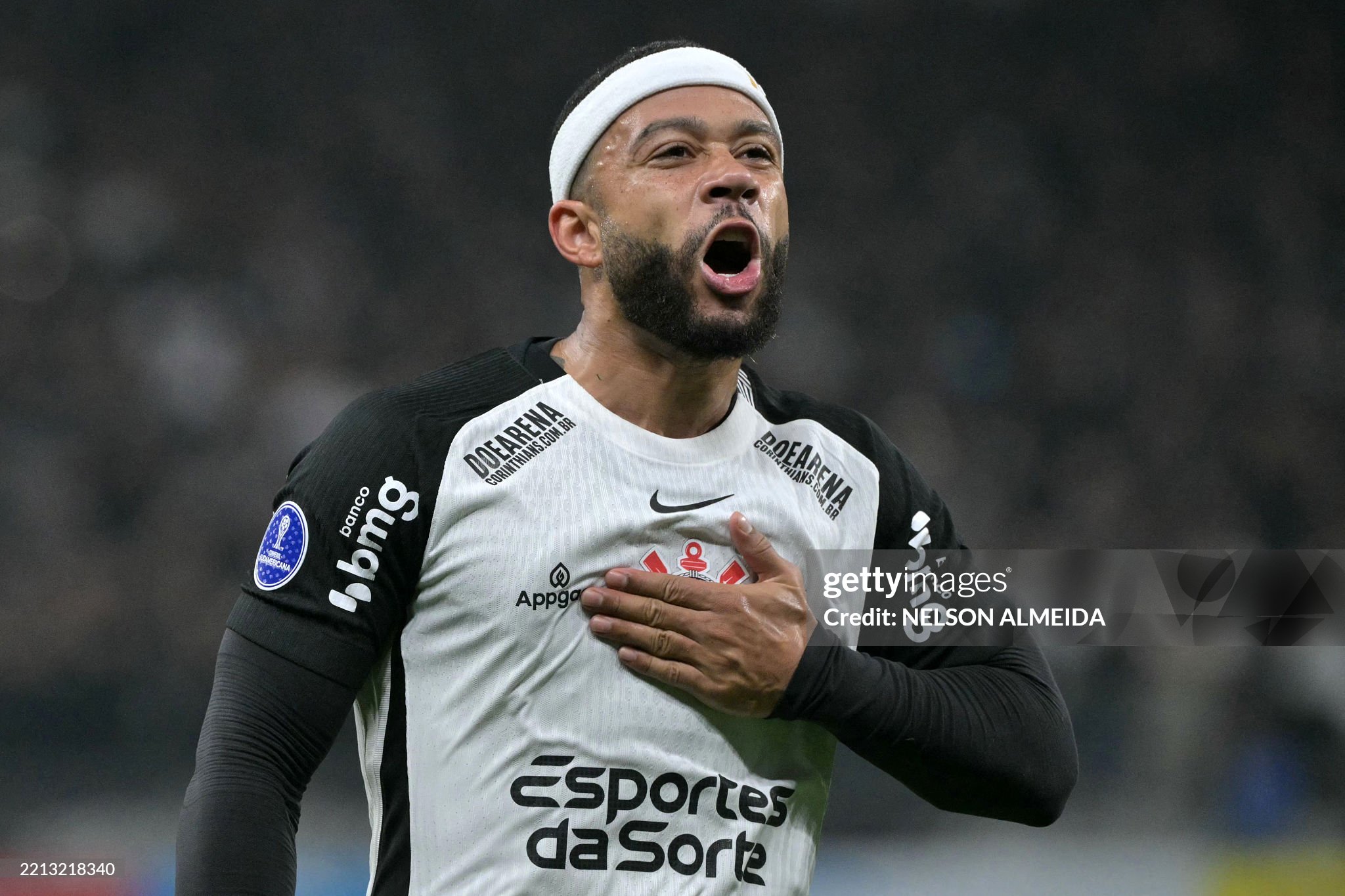Corinthians remain in pursuit in the Copa Sudamericana despite Memphis goal