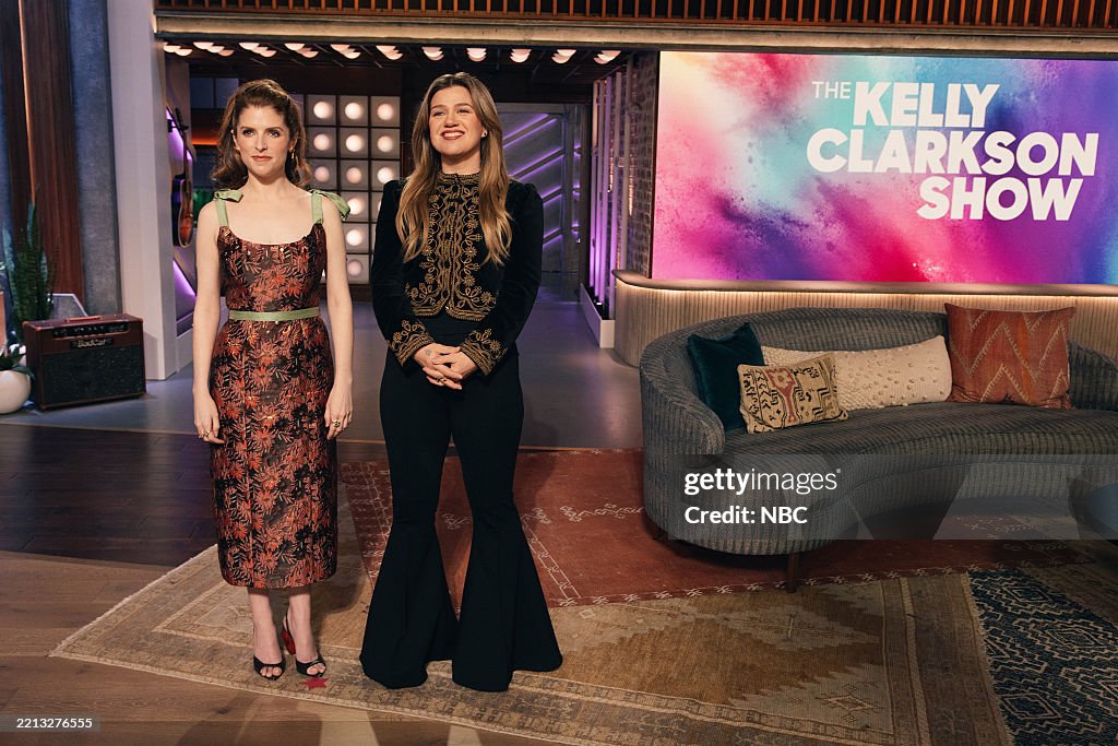 Kelly Rheault Anna Kendrick, Kelly Clarkson -- News Photo - Getty Images