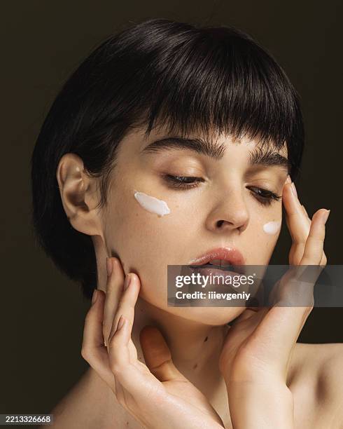 Cream Model 1,337 Model Cream Face Stock Photos, High-Res Pictures, and Images ...