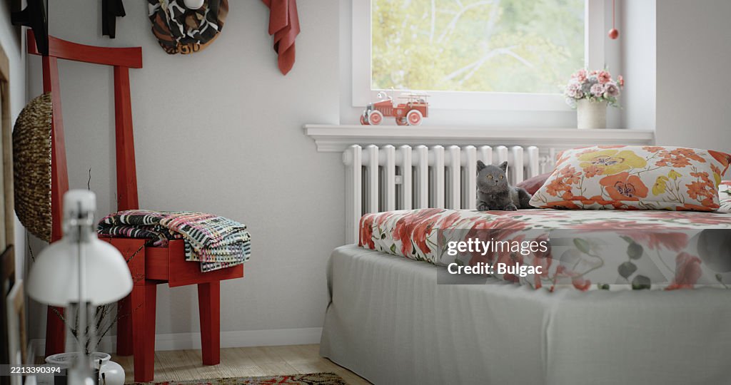Fauler Nachmittagsschlaf in einem sonnenverwöhnten Schlafzimmer