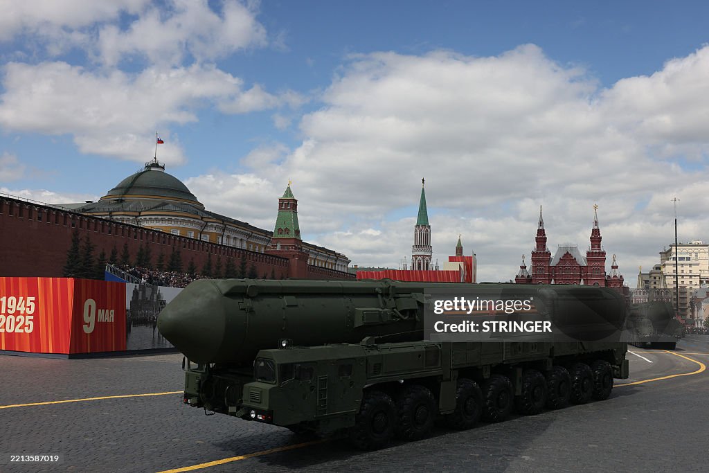 TOPSHOT-RUSSIA-HISTORY-WWII-ANNIVERSARY-PARADE