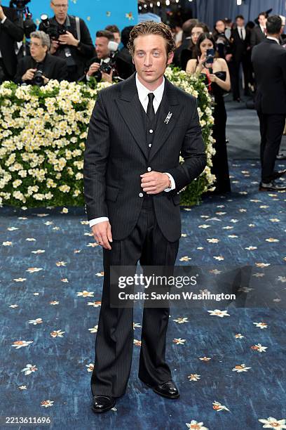 Jeremy Allen White attends the 2025 Met Gala Celebrating "Superfine: Tailoring Black Style" at Metropolitan Museum of Art on May 05, 2025 in New York...