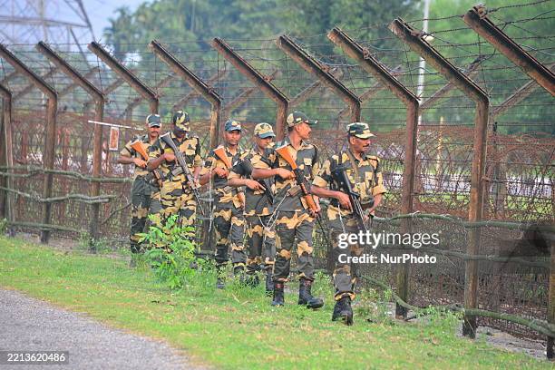 Bop Rasheed Guard 701 Border Security Force Personnel Stock Photos, High-Res Pictures ...