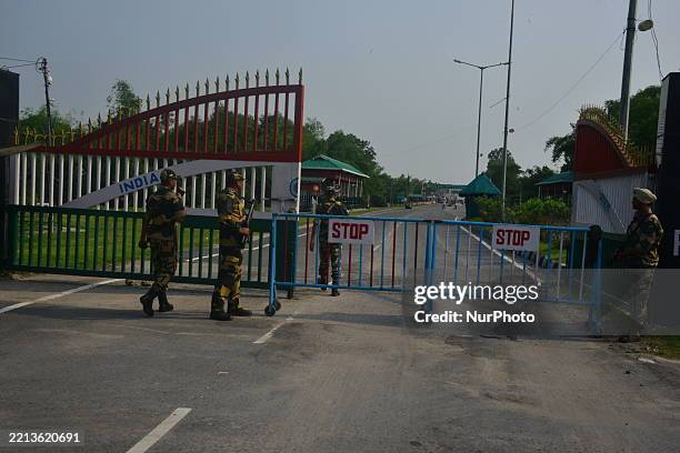Bop Rasheed Guard 701 Border Security Force Personnel Stock Photos, High-Res Pictures ...