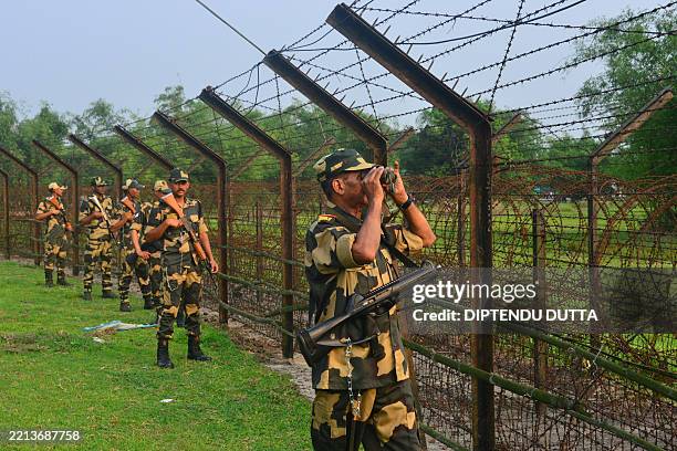 Bop Rasheed Guard 325 Partition Of India Military Equipment Stock Photos, High-Res ...