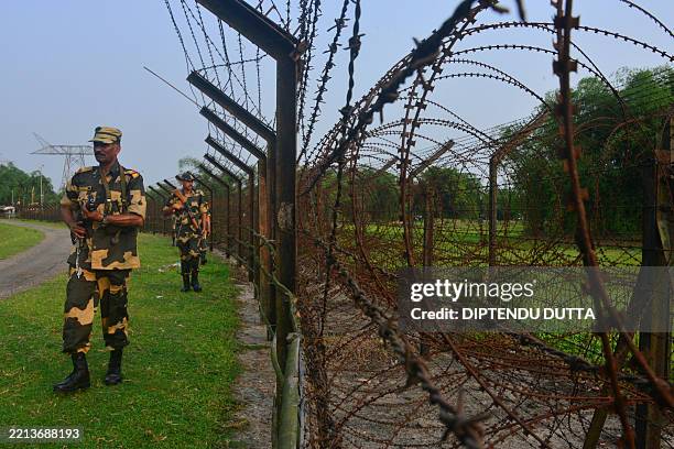 Bop Rasheed Guard 2,154 Border Security Force Personnel Stock Photos, High-Res Pictures ...