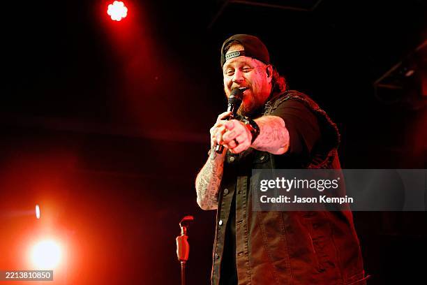 Jelly Roll performs onstage during Jelly Roll & Friends at Billy Bob's Texas on May 06, 2025 in Fort Worth, Texas.