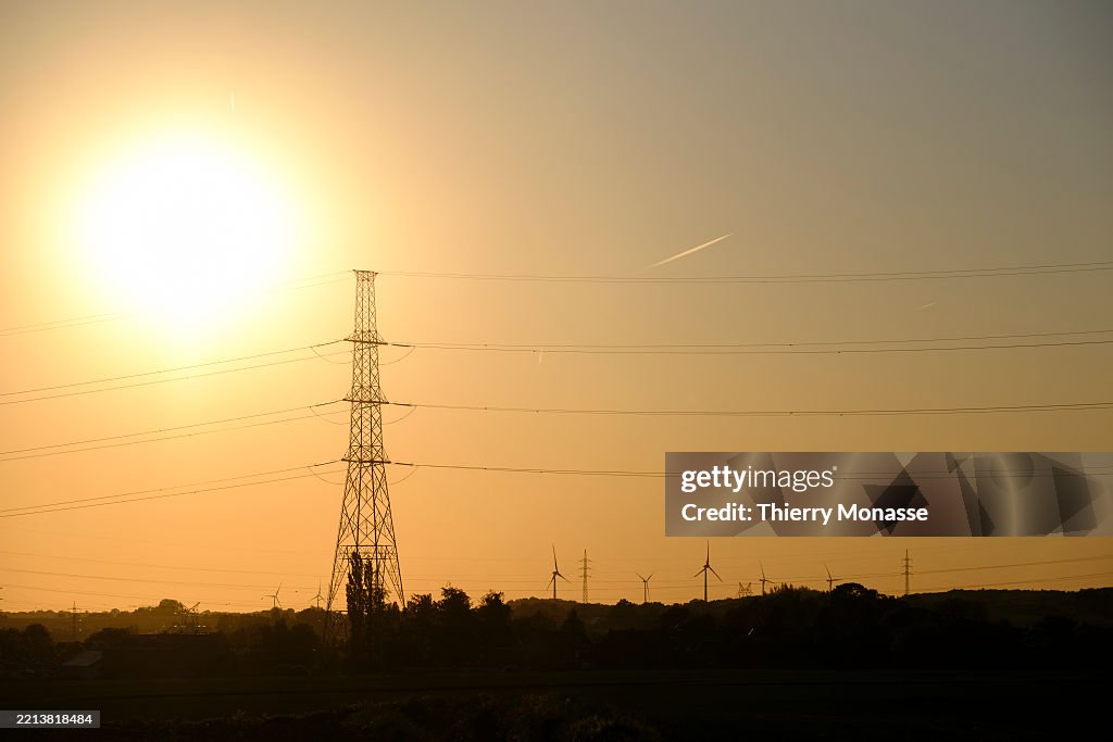 Electricity pylon