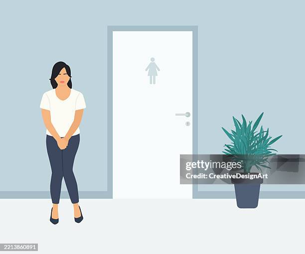 ilustraciones, imágenes clip art, dibujos animados e iconos de stock de mujer esperando fuera de la puerta de un baño cerrado - sistema urinario