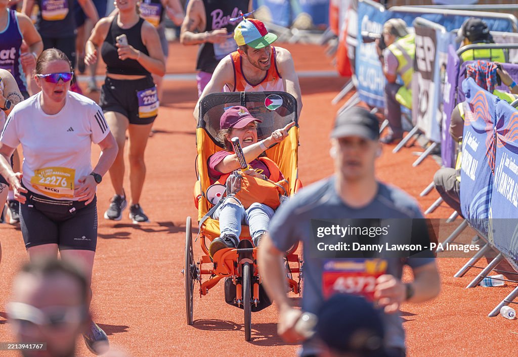Rob Burrow Leeds Marathon - AMT Headingley Rugby Stadium