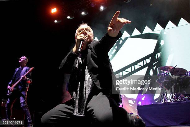 Jim Kerr, singer of Simple Minds band, performs on the concert at Arena Ciudad de México on May 7, 2025 in Mexico City, Mexico.