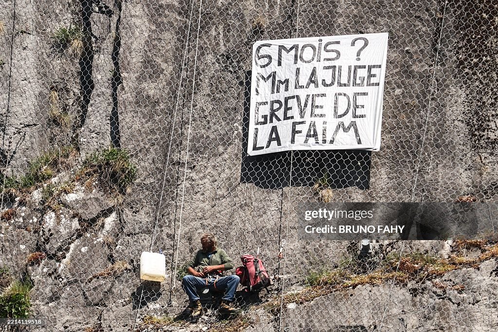 DINANT CITADEL PROTEST ROCK