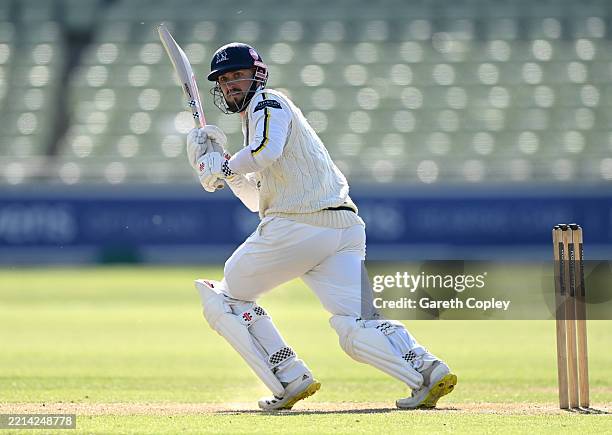 Ed Barnard of Warwickshire bats during the Rothesay County Championship match between Warwickshire and Surrey at Edgbaston on May 09, 2025 in...
