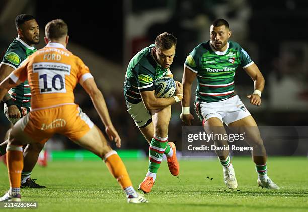 Handre Pollard of Leicester Tigers charges upfield during the Gallagher Premiership Rugby match between Leicester Tigers and Sale Sharks at Mattioli...