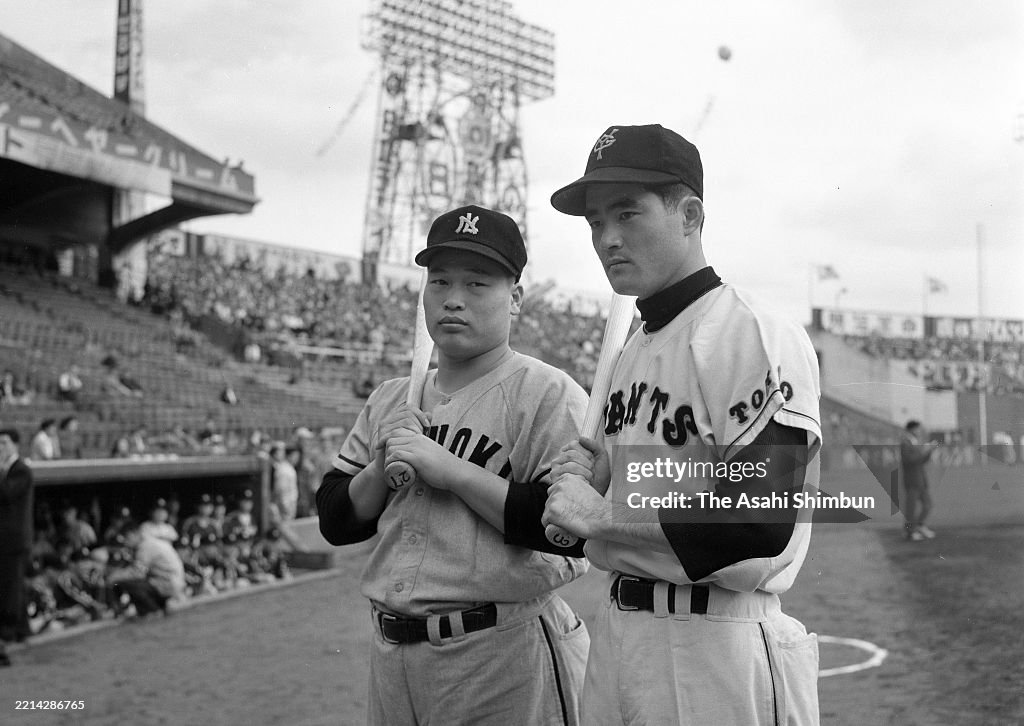 Yomiuri Giants v Nishitetsu Lions - Japan Series Game 1