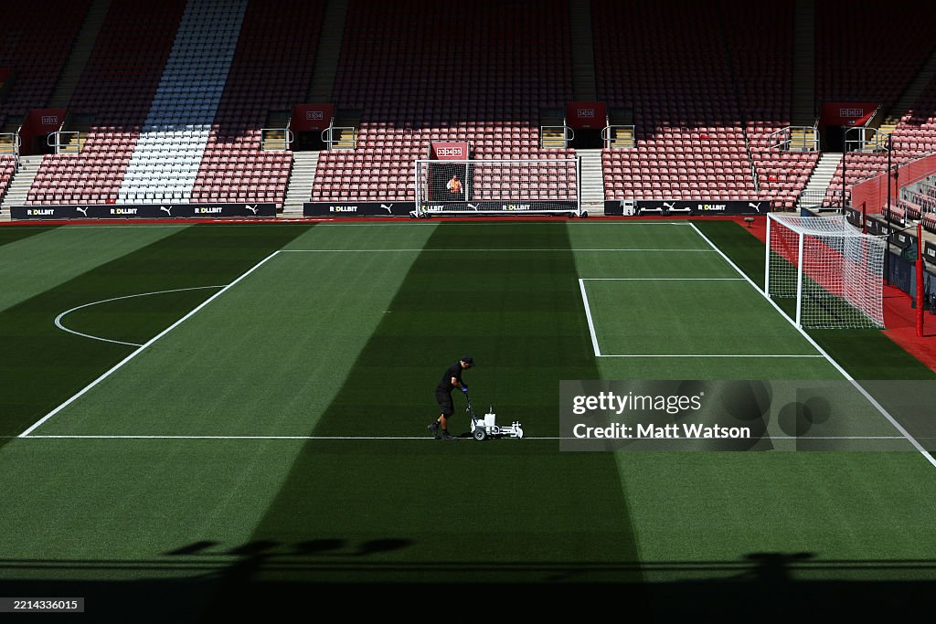 Southampton FC v Manchester City FC - Premier League