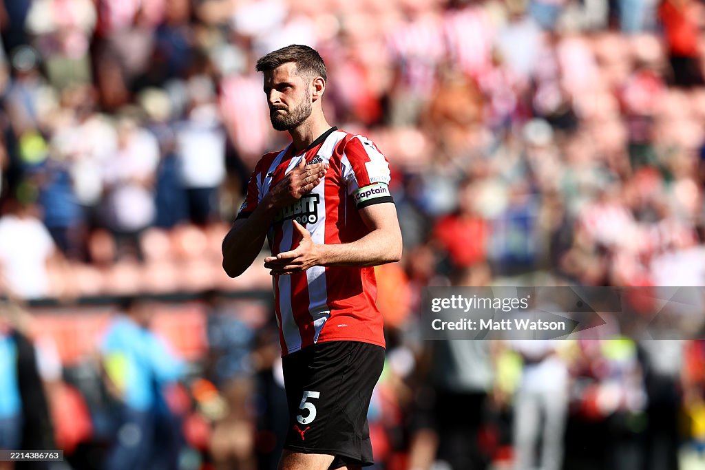 Southampton FC v Manchester City FC - Premier League