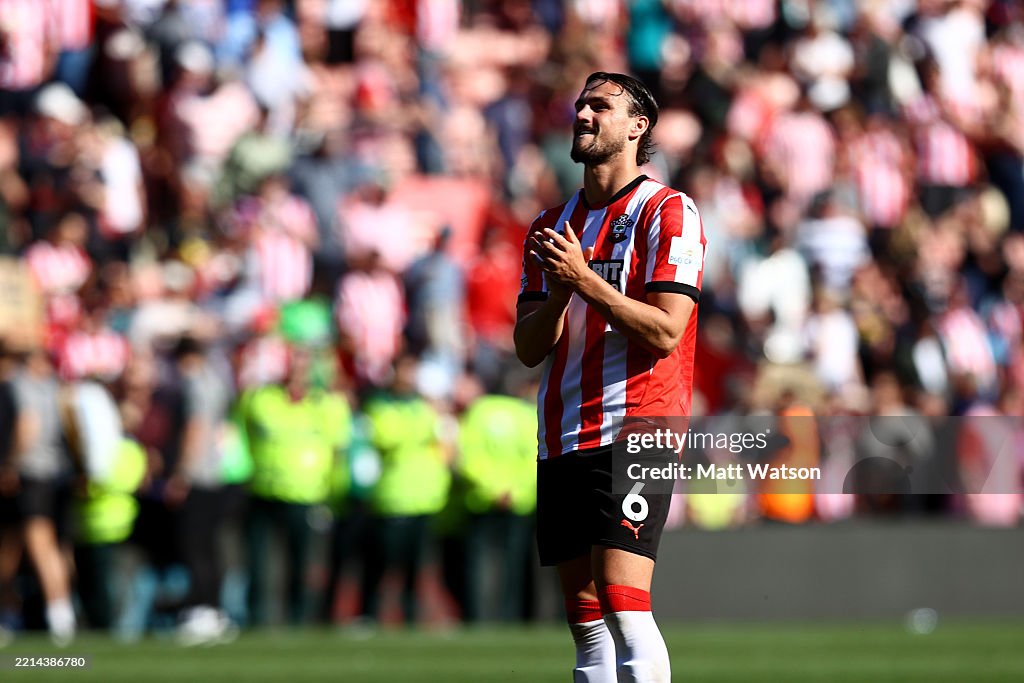 Southampton FC v Manchester City FC - Premier League