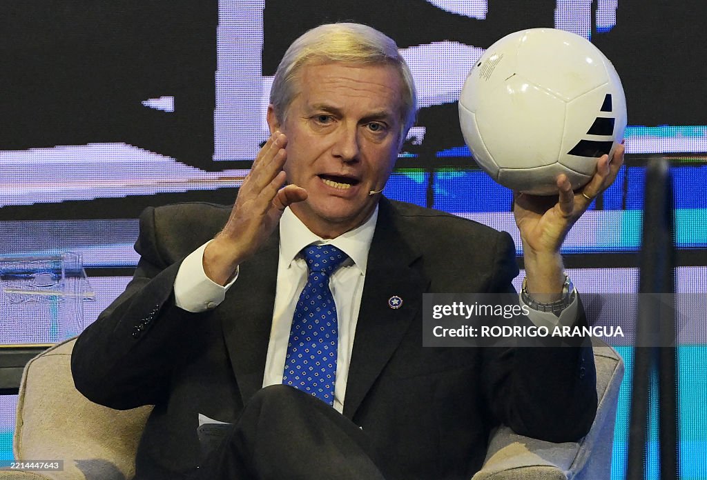 CHILE-ELECTION-CANDIDATES-CONSTRUCTION WEEK