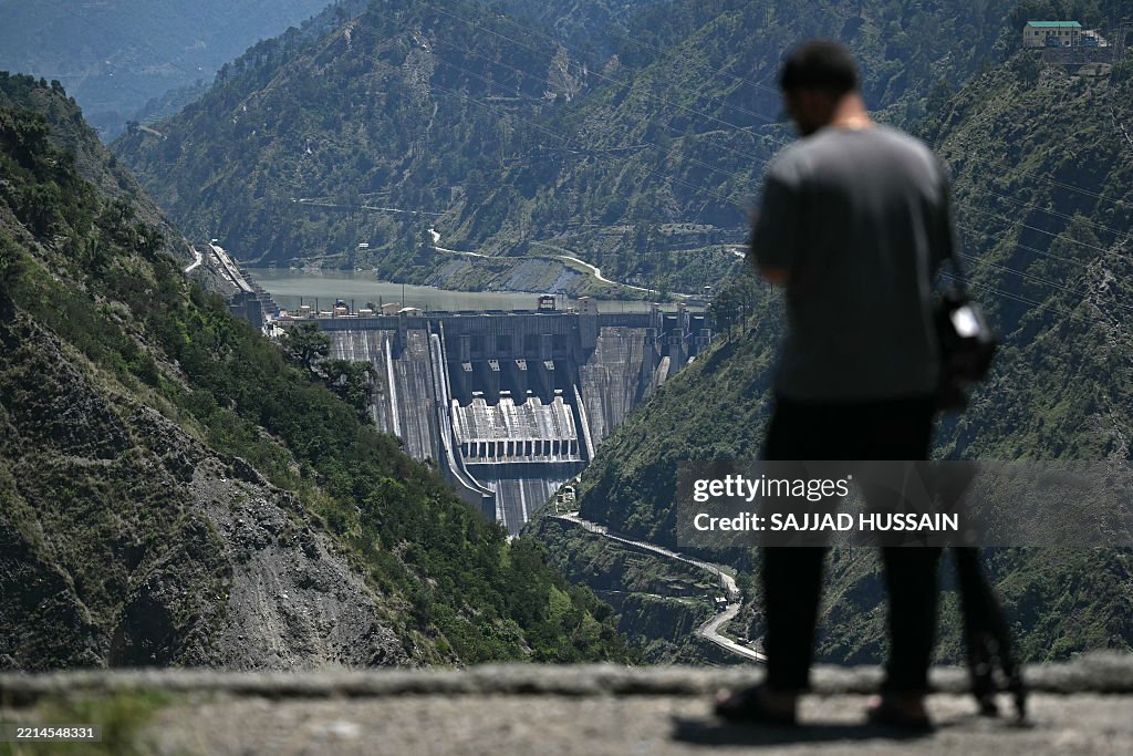 INDIA-PAKISTAN-KASHMIR-UNREST-CONFLICT-WATER