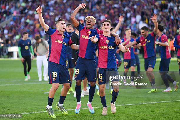 Fermin Lopez, Lamine Yamal and Gavi of FC Barcelona celebrates after the teams 4-3 victory in the LaLiga match between FC Barcelona and Real Madrid...