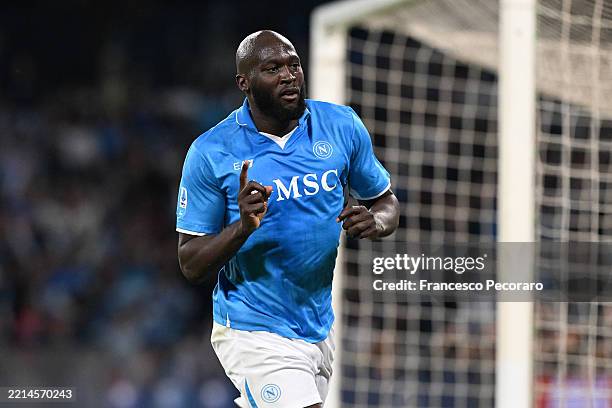 Romelu Lukaku of Napoli celebrates after scoring his side's first goal during the Serie A match between Napoli and Genoa at Stadio Diego Armando...