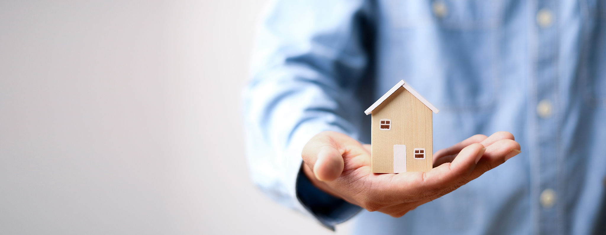 currency exchange real estate