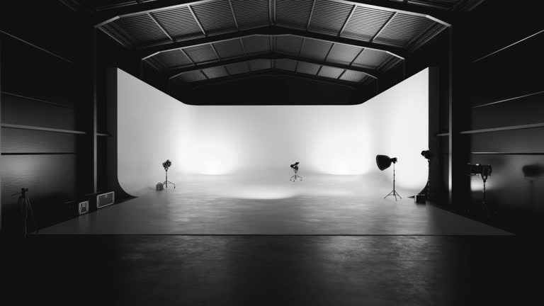 https://media.gettyimages.com/id/2214660732/video/empty-photo-studio-undergoing-lighting-setup-for-professional-photography-or-videography.jpg?b=1&s=640x640&k=20&c=IbPQrE-Bi1SMchZMaUo2caAqhVRvyv4etIZr5b79sCs=