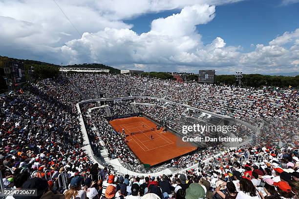 General view as Jasmine Paolini of Italy celebrates plays against Jelena Ostapenko of Latvia in the Women's Singles Round of 16 match during Day...