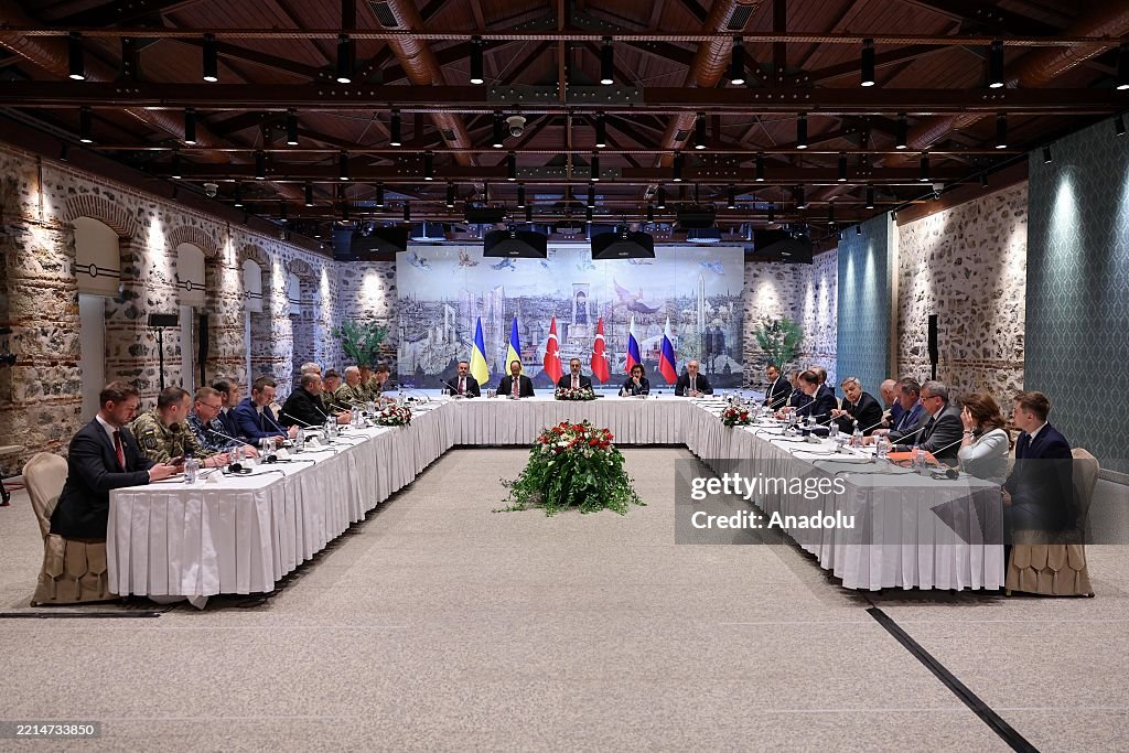 Rossiya va Ukrainaning Istanbuldagi muzokaralaridan fotosuratlar e’lon qilindi (FOTO) Turkiye-Russia-Ukraine Trilateral Meeting in Istanbul