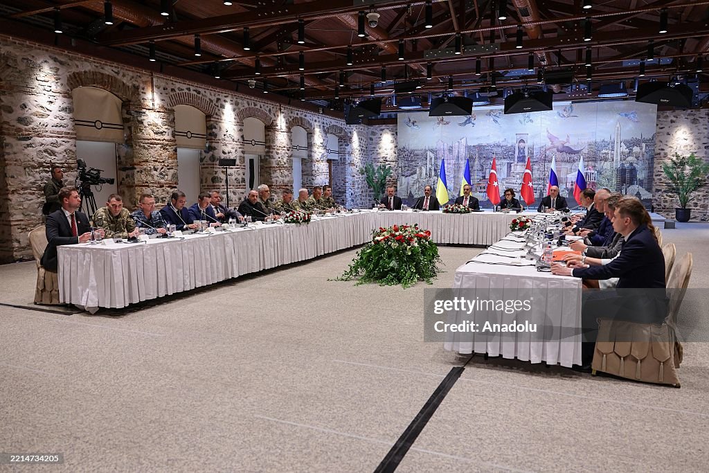 Rossiya va Ukrainaning Istanbuldagi muzokaralaridan fotosuratlar e’lon qilindi (FOTO) Turkiye-Russia-Ukraine Trilateral Meeting in Istanbul