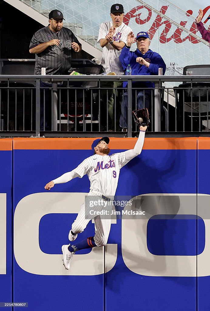 Pittsburgh Pirates v New York Mets