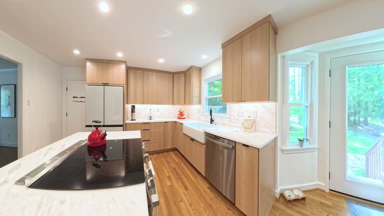 https://media.gettyimages.com/id/2214949580/video/kitchen-renovation-before-and-after.jpg?b=1&s=640x640&k=20&c=I559LawSn3OvuBQal4VGR_SVjNsSk-U4RCM5jKRZddU=