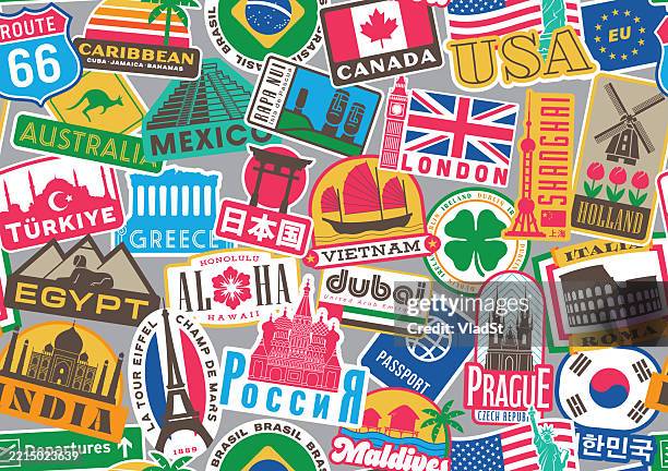 ilustraciones, imágenes clip art, dibujos animados e iconos de stock de patrón sin costuras con pegatinas de viajes por el mundo e insignias de maletas vintage - maleta