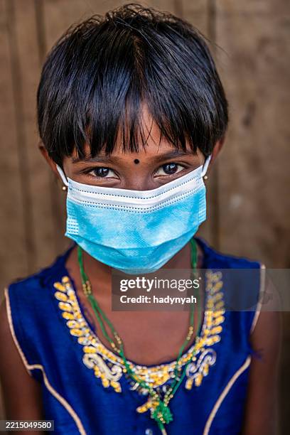 sri lankan young girl wearing face mask, nuwara eliya - covid secure stock pictures, royalty-free photos & images