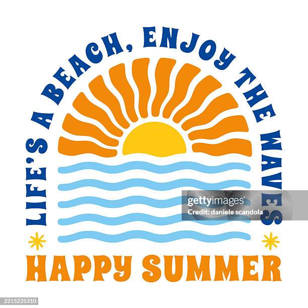 ilustraciones, imágenes clip art, dibujos animados e iconos de stock de puesta de sol retro sobre el mar o el océano con silueta de sol y agua. - solsticio de verano