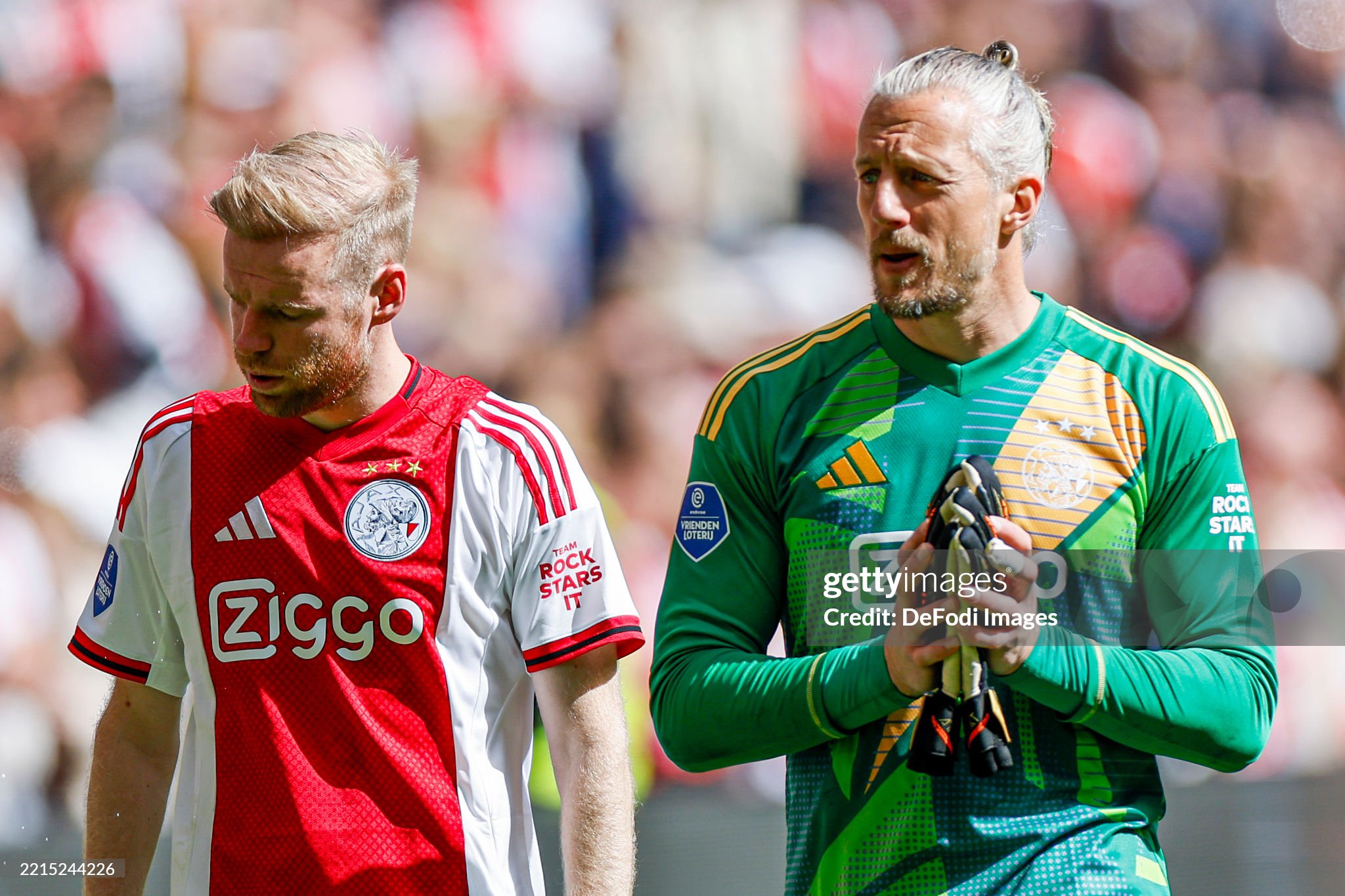 Pasveer also under contract with Ajax for the coming season