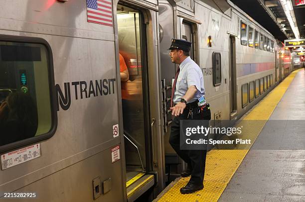 Conductor Train/bus 34 Us Ny Transit Strike Conductor Stock Photos, High-Res Pictures, and ...