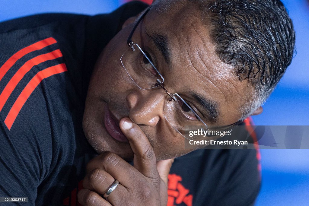 Nacional v Internacional - Copa CONMEBOL Libertadores 2025