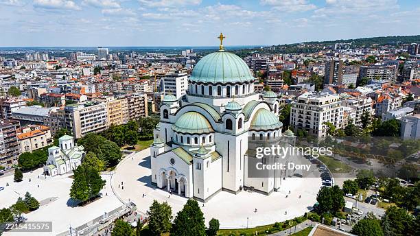 des images de drone époustouflantes du temple de saint-sava dans la capitale serbe - belgrade serbie photos et images de collection