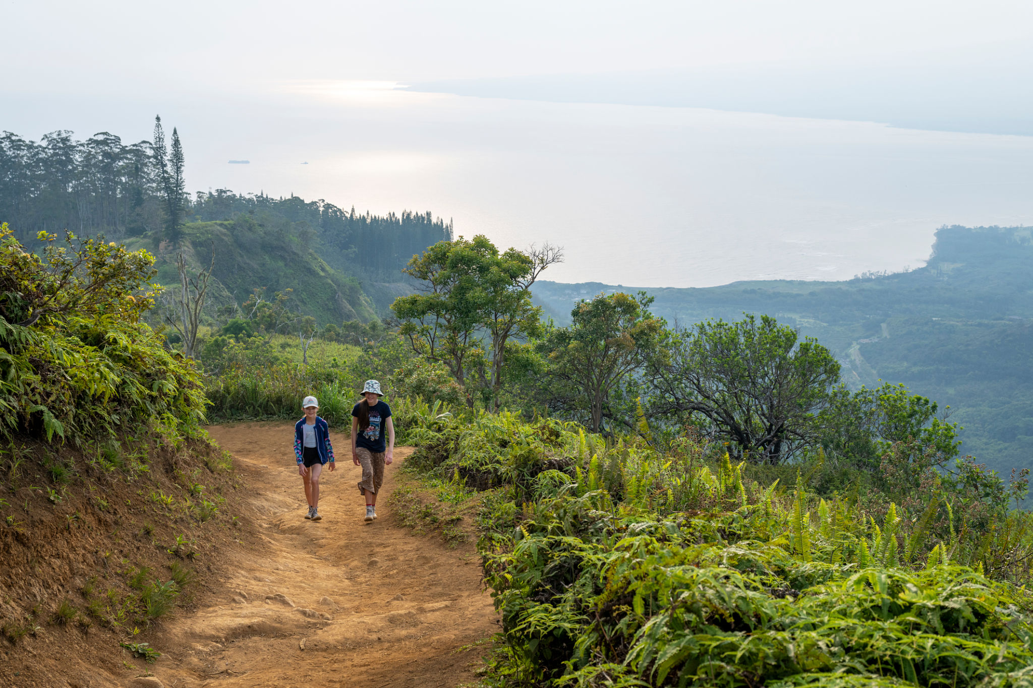 hiking maui