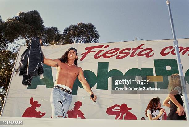Ecuadorian Rapper 86 Gerardo Mejía Photos & High Res Pictures - Getty Images