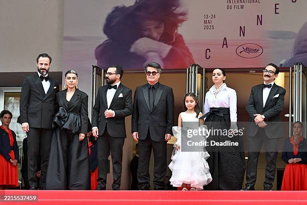 Ebrahim Azizi, Vahid Mobasseri, Jafar Panahi and the cast and crew of "Un Simple Accident" at the "Un Simple Accident" Premiere during The 78th...