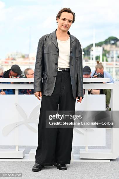 Frank Dillane attends the "Urchin" photocall at the 78th annual Cannes Film Festival at Palais des Festivals on May 17, 2025 in Cannes, France.