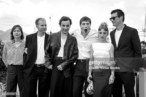 Josée Deshaies, Archie Pearch, Frank Dillane, Harris Dickinson, Megan Northam and Scott O'Donnell pose during the "Urchin" photocall at the 78th...