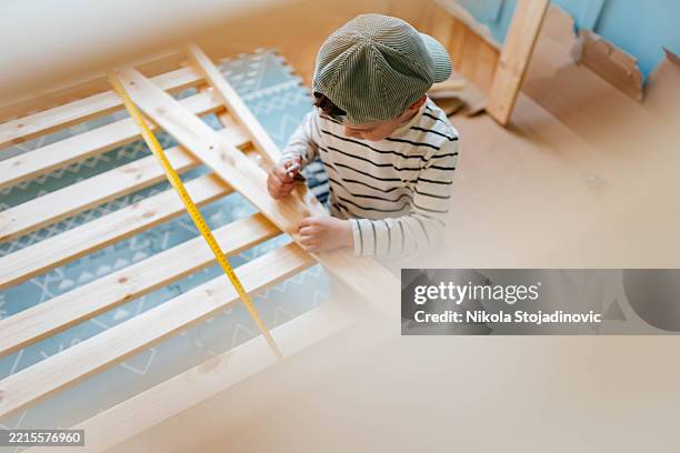 boy with tools - leisure centre building stock pictures, royalty-free photos & images