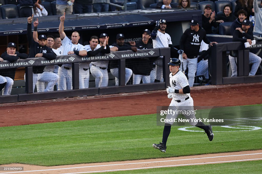 Sam Rice Yankee Stadium Ben Rice of the New York Yankees runs the bases on a home run against ...