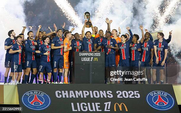 Captain of PSG Marquinhos and teammates celebrate during the Ligue 1 trophy ceremony following the Ligue 1 football match between Paris Saint-Germain...