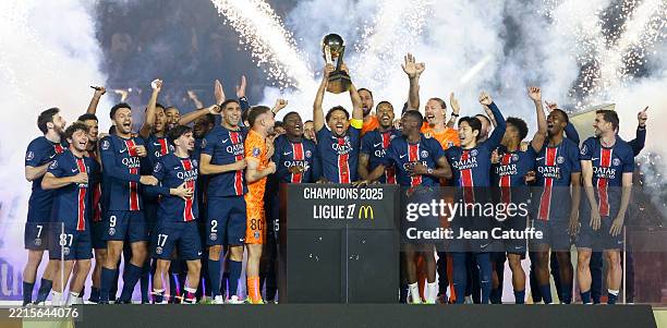 Captain of PSG Marquinhos and teammates celebrate during the Ligue 1 trophy ceremony following the Ligue 1 football match between Paris Saint-Germain...