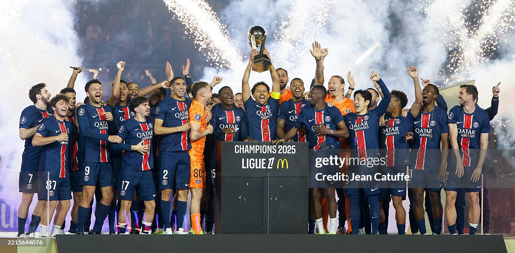 Paris Saint-Germain FC v AJ Auxerre - Ligue 1 McDonald's